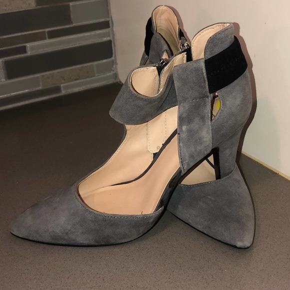 Brand new Nine West Gray Suede Beesley Pointed Toe Heel NWOT size 9 4” high - Picture 3 of 5